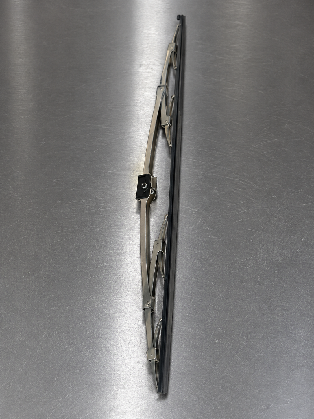 Balai d'essuie-glace pour vitre avant chariot élévateur Hyundai – HN21FT-15530