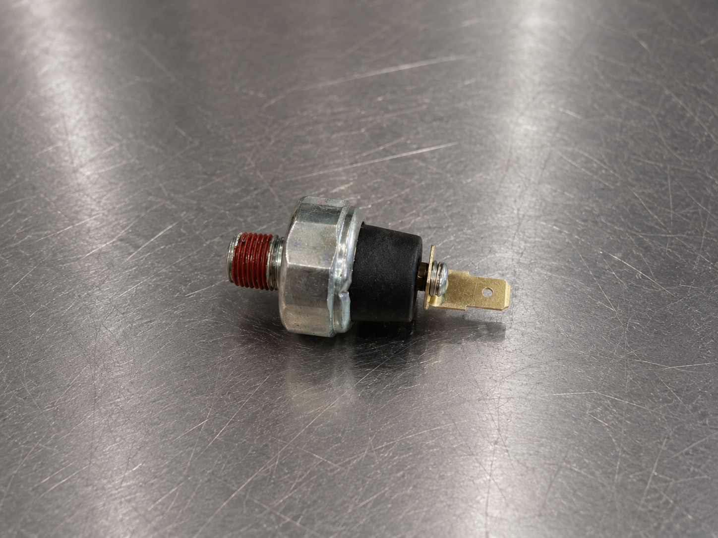 Interrupteur de pression d'huile moteur 90425-03100 | Switch de pression d'huile compatible Toyota, Caterpillar, Hyster, Mitsubishi, Nissan et UniCarriers